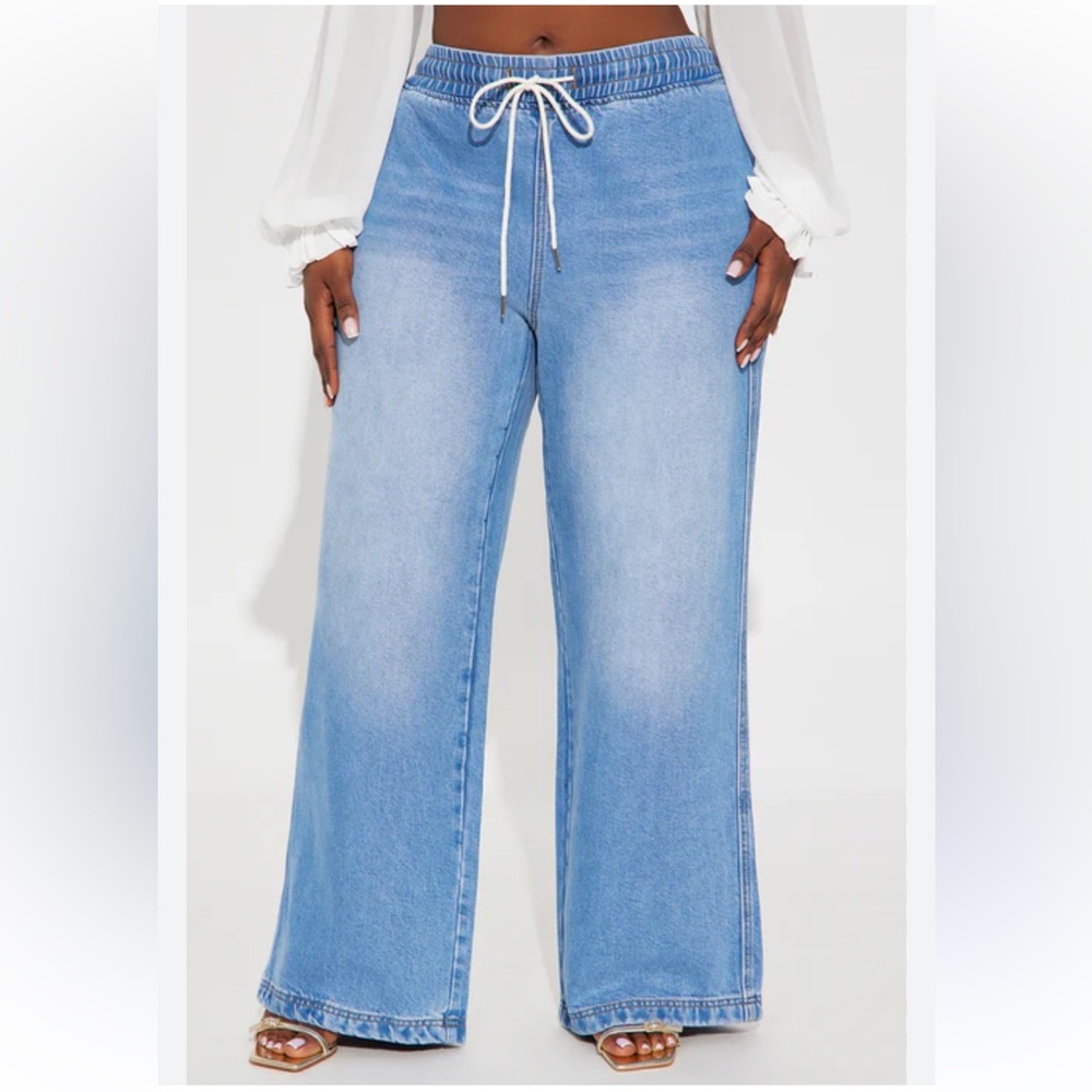 Loft High Rise The Palazzo Adjustable Waist Wash Light BlueDenim Color Size 27/4